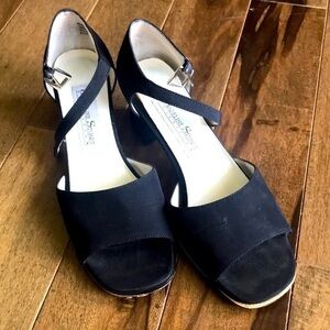 Madeline Stuart Collection Basil Heels‎ 6.5 EUC